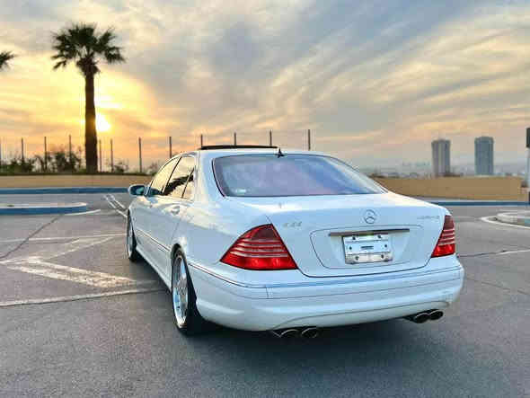 Mercedes s55 AMG 2005 V8 compressor 
 
فول مواصفات بیلاد AMG
٨ پستۆنی سۆپەر چارج
گیچی 320km
سڵاید
چوار کوشن سارد و گەرم و خەزن و مەساج
دەبڵی بەرز و نزمی هایدرۆلیک
سیستەمی بۆس
سنوق شەفت
دەبڵ جام
جام پۆلۆرایز
سیستەمی برێک بریمبۆ
گێڕ و مەکینە و کارەباییات بە شەرت
تاقانەی هەموو عێراق
***********
***********
