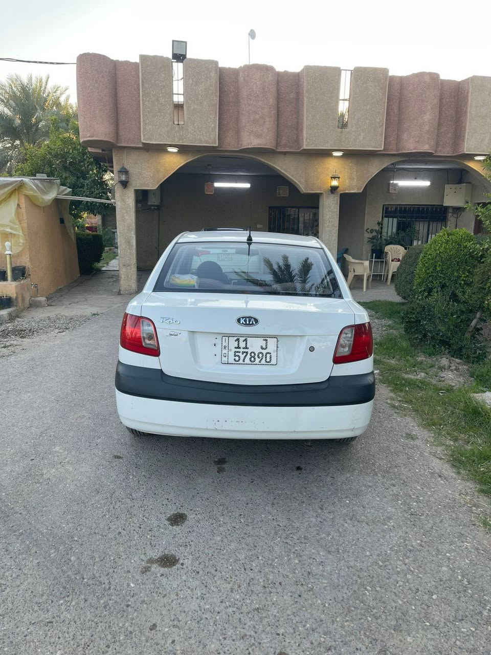 مساء الخير والعافية 
كيا ريو موديل 2009 
رقم بغداد انكليزي  تحويل ثاني يوم سنويه بأسمي شخصياً
سعر88$ وبيها مجال 
الضرر ماله باب سايق بي معجون شي بسيط اذا مبين يمك
محرك 1.6 كير ومحرك خير من الله  
تبريد + تدفئه  الجام كهربائي وليس جوبي 
تخم تاير جديد وسياره نضيفه كلش استخدام شخصي 
العنوان بغداد التاجي 

رقم الهاتف. ***********
رقم الواتس اب. ***********
