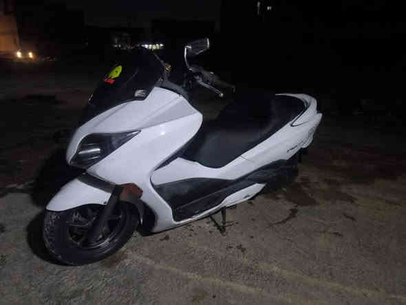 السلام عليكم المحروسة للبيع فورزا 010 كير 7 نمر 3 تحويلات دراجة خير من الله نضيفة كهربائياتها شغاله كلها بصمة مو سويج حلوة بيها كلج  خلفي تعبان بس دراجة تمشي وتوصلك وين معجبك فقط تصير بي رجفة بالتحريكة فقط رايدها 1075 وبيها مجال للطيبين
مكاني بغداد غزالية
***********
*********** بغداد
