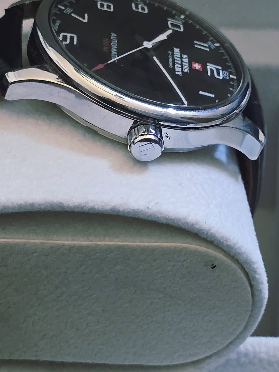 Swiss Military by chrono
 سويس ملتري 
سويسري اصلي اوتوماتيك 
جام زفير 
مينا زيتوني
أرقام واميال لامينوس 
سير جلد مستبدل 
مكينه اوتماتيك معلمه 
قطر ٤١

٢١٠ دولار 
المكان اربيل 
يوجد توصيل 
Samer Akeel AlJboory 
رابط التكتوك 
https://www.tiktok.com/@samerakeelwatch?_r=1&_t=ZS-92XzzfzgLln


**إذا كنت صاحب هذا الإعلان وتريد حذفه لأي سبب، رجاءا أرسل رسالة إلى الدعم الفني**