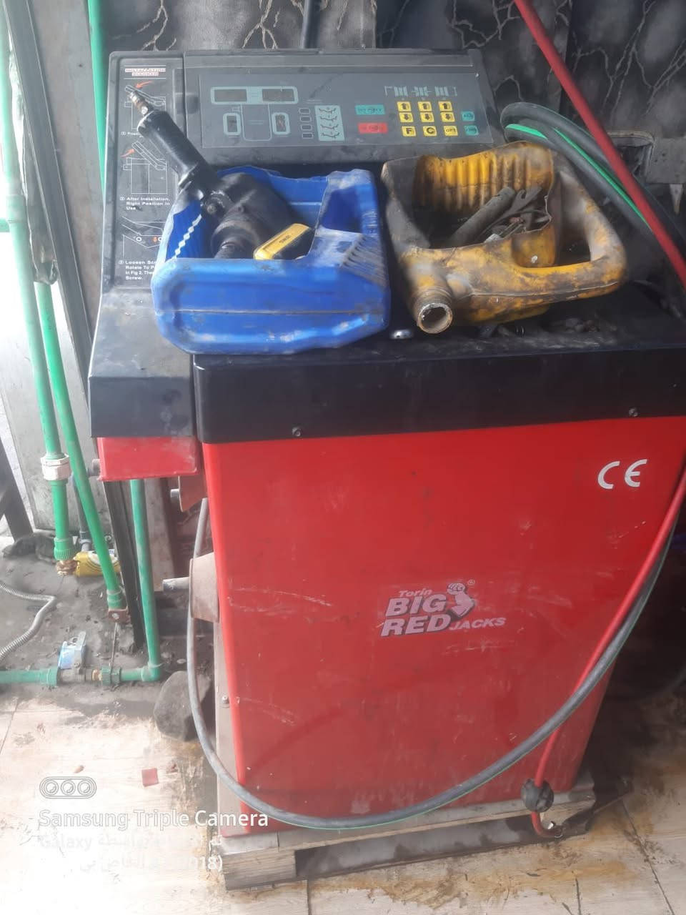 سلام عليكم
أدوات بنجر للبيع استعمال سنة ونص فقط الغراض نظيفة
خالعة 
كبريسر 300
جهاز نيتروجين
بلنص 
جكات اثنين
عده كاملة دريل وصوندات
رفوف
المحل ينباع كله شلع مو حاجه وحده
المكان الكرادة بغداد للاتصال

+964 771 753 5544


**إذا كنت صاحب هذا الإعلان وتريد حذفه لأي سبب، رجاءا أرسل رسالة إلى الدعم الفني**