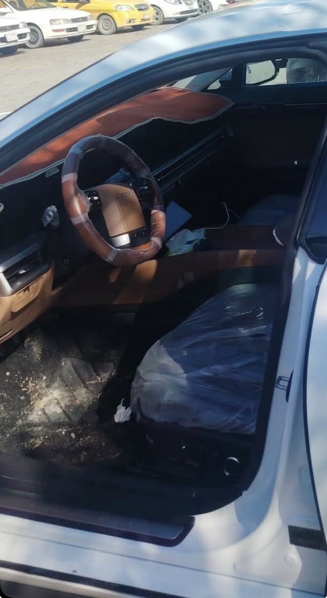 ازيرا 2024. غاز بدون رقم
بيها حادث من جهة اليمنى  ومصلحه بكوريا 

بيها تبديل بنيد اصلي وصبغ مدكر امامي وبابين 

محرك 3500 

ماشية 31000 الف

فول مواصفات ما عدا البانوراما 

بصمه

رادارات 

شاشة متصله

كشنات كهربائية

حساسات اماميه وخلفيه 

توقف ذاتي 

قيادة ذاتيه 

وهواي مواصفات 

السعر 175 

الاتصال ***********

البصره  القبلة
