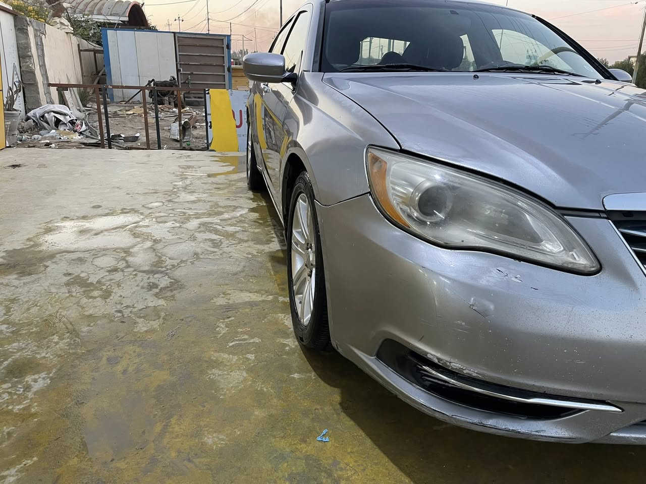 سلام عليكم
‏c200  2013 
 محرك ٢٤٠٠  الگير 6 نمر  تبريد ثلج  
بيهة جراد ربع البنيد 
حادثها بامريكا الجاملغ الامامي الايمن مبدل والجاملغ الخلفي عكس السائق مصبوغ للجماليه صور الضربة مرفقة بالمنشور 
سيارة ليبل واحد 
رقم بابل سنوية لل٢٠٢٦ المكان الحلة  للتواصل *********** بي واتساب 
السعر  87$ وبي مجال
