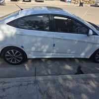 اكسنت 2015 مكفوله من الصبغ حتى الدعاميات ممصبوغه بس بيه بارد بلجاملغ ا...