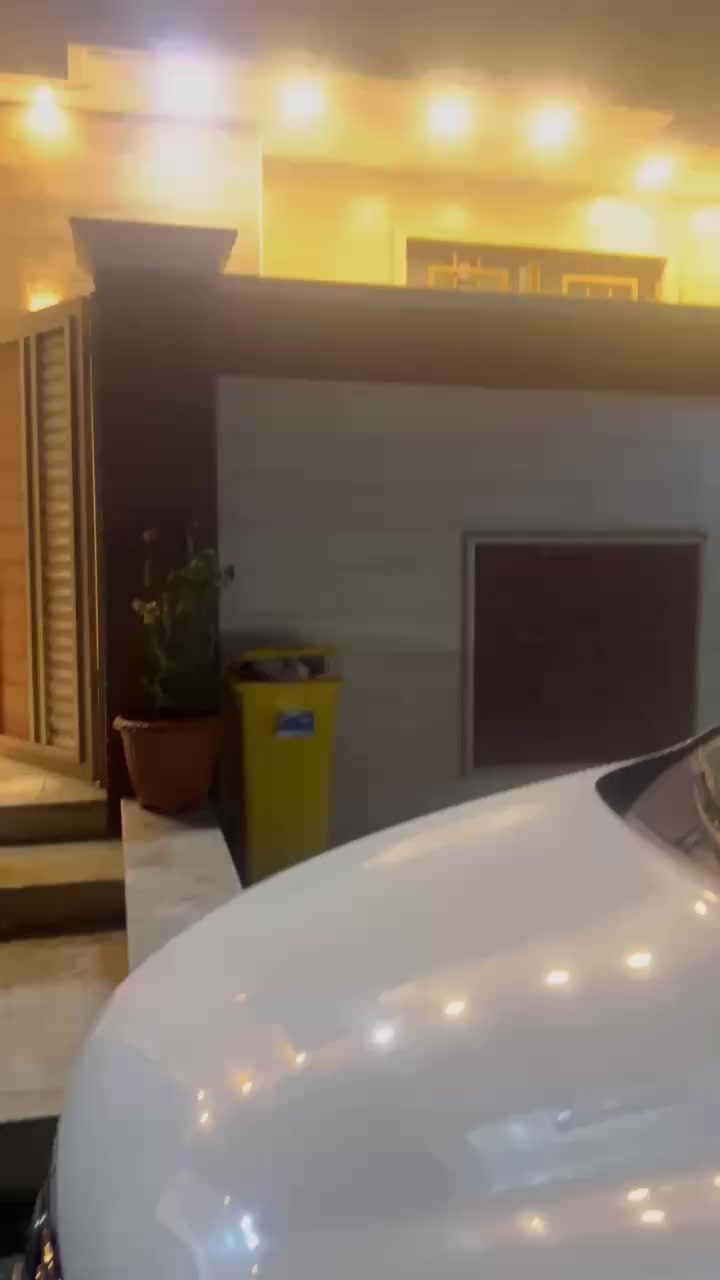 بيت مساحه 200متر الوجهه 10متر والنزال 20 في قطاع30قرب شركه سعد علوان بيت بناء حديث 2025 الاستفسار ع الرقم ***********
