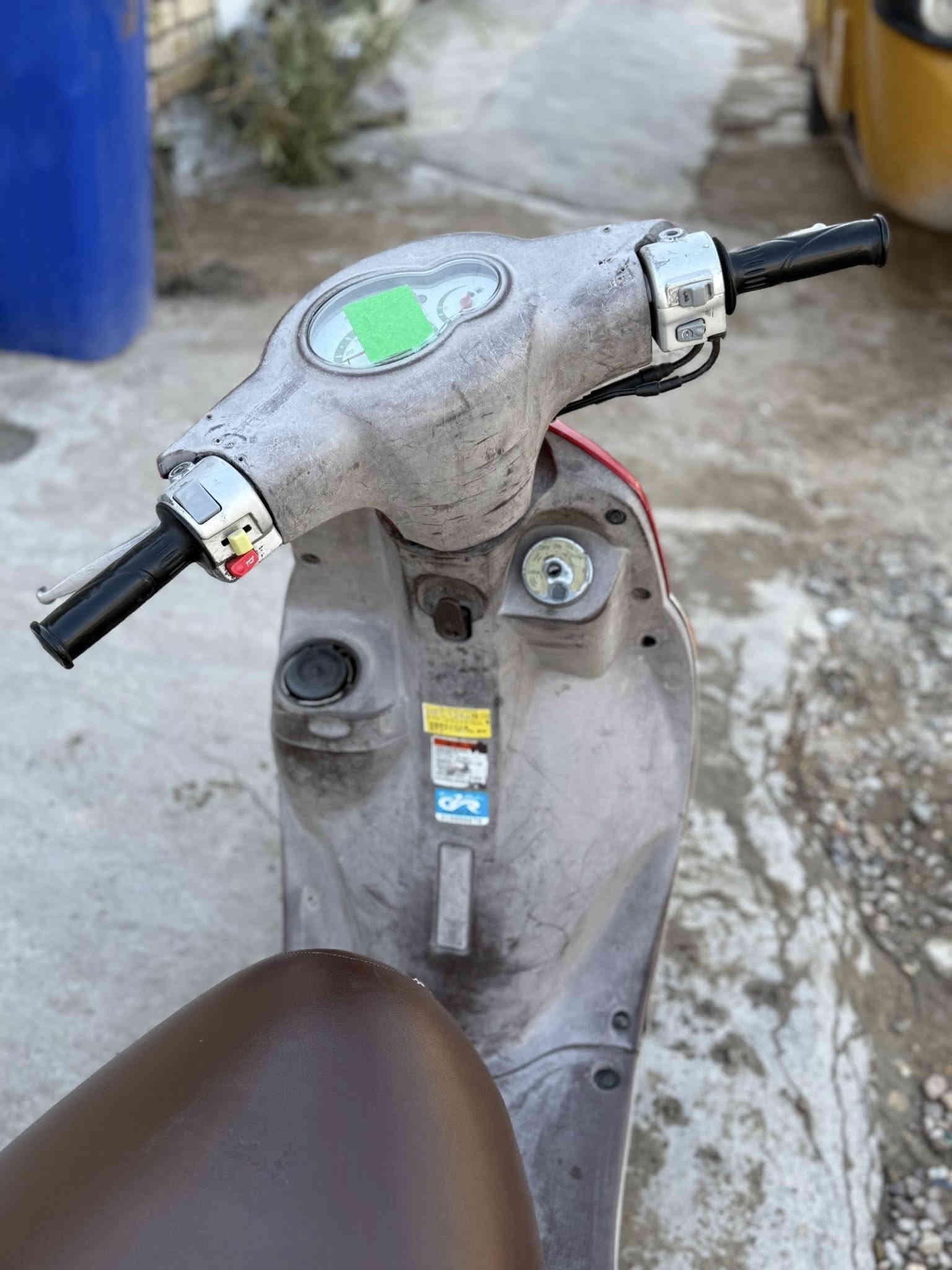 السلام عليكم دراجة نوع فله موديل11 دراجه كارتون جديده حيل مكينه سبانه ما مدوده عليها بلاديه لاخير ختم واحد  تايرات جدد ماناقصه كلشي سعر 950 وبيها مجال لشراي مكاني بغداد الدوره ابودشير***********
