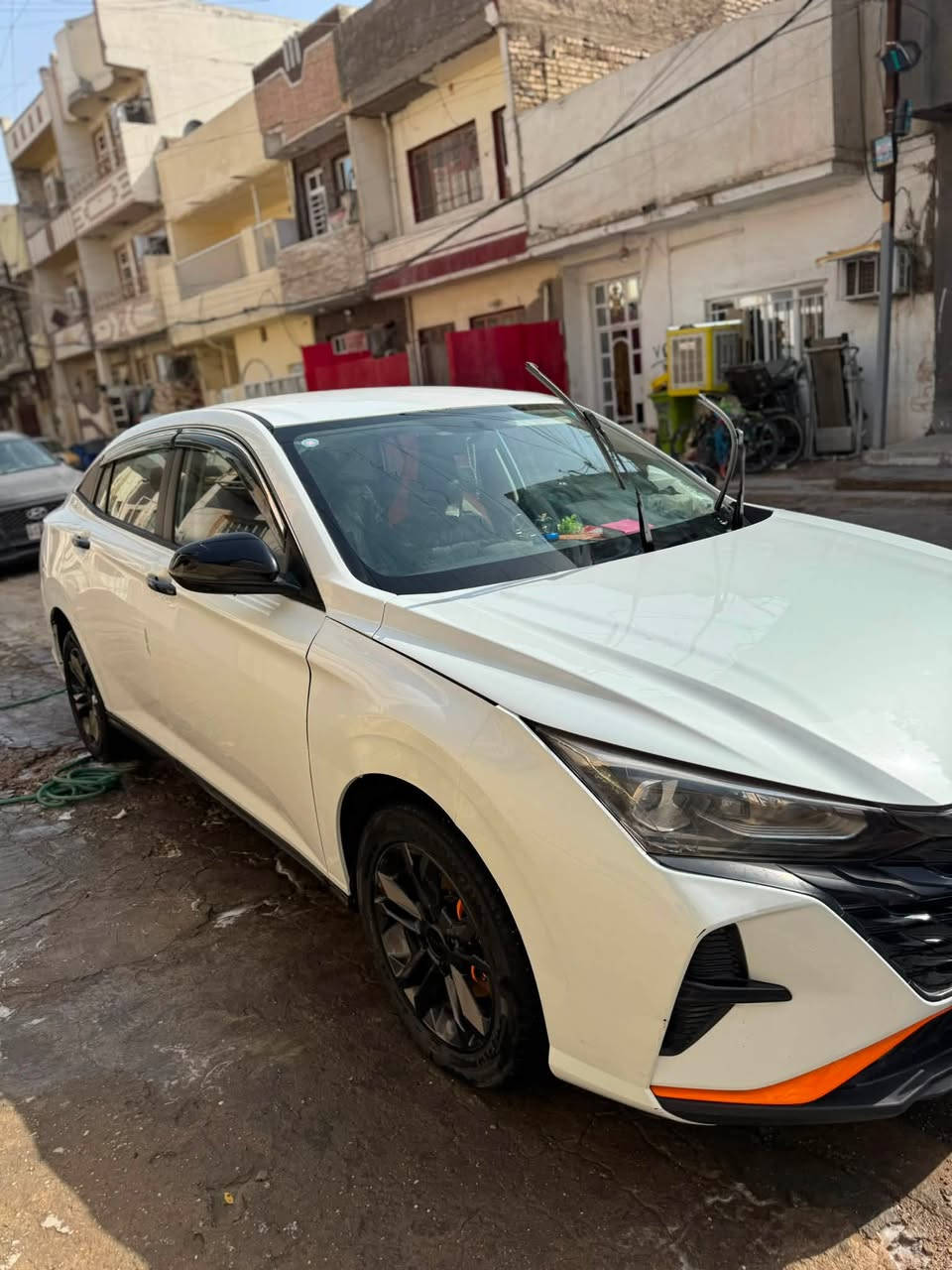دوفنك شاين اي ٣٠ للبيع  موديل ٢٥ للاستفسار ***********  بيها ماسده مفطوره وطخه خفيفه  وسياره جديده بعدها وماشيه ٥٣ الف
