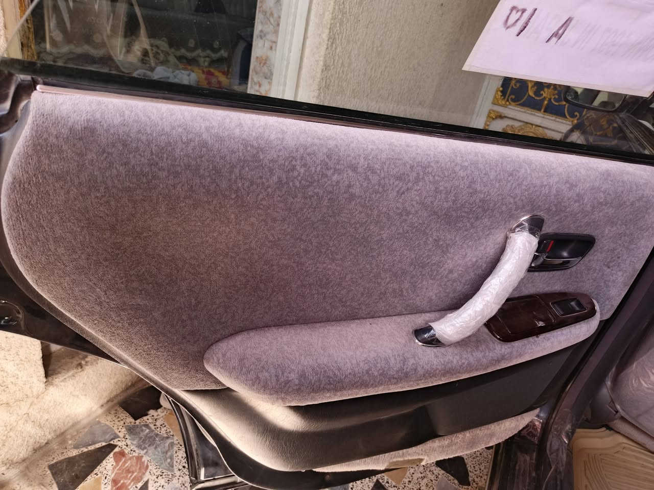 السلام عليكم تخم بطاين راس ثور فلات كرستال السعر 75 مكان بصره
 ***********
