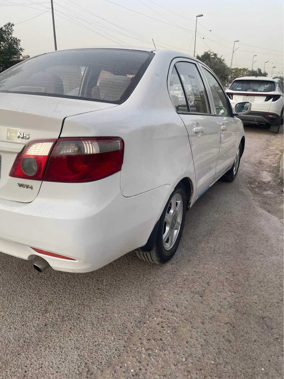 السلام عليكم 
فاو 2013 N5 
كفاله عامة من الضربه والصبغ 
كير ومحرك مكفولات تخم تاير وباتري جديد
شاشة 
 صدرها زين
كهربائيات كلها تمام
سعرها 38 
مكانها شارع فلسطين
الرقم *********** بغداد, العراق
