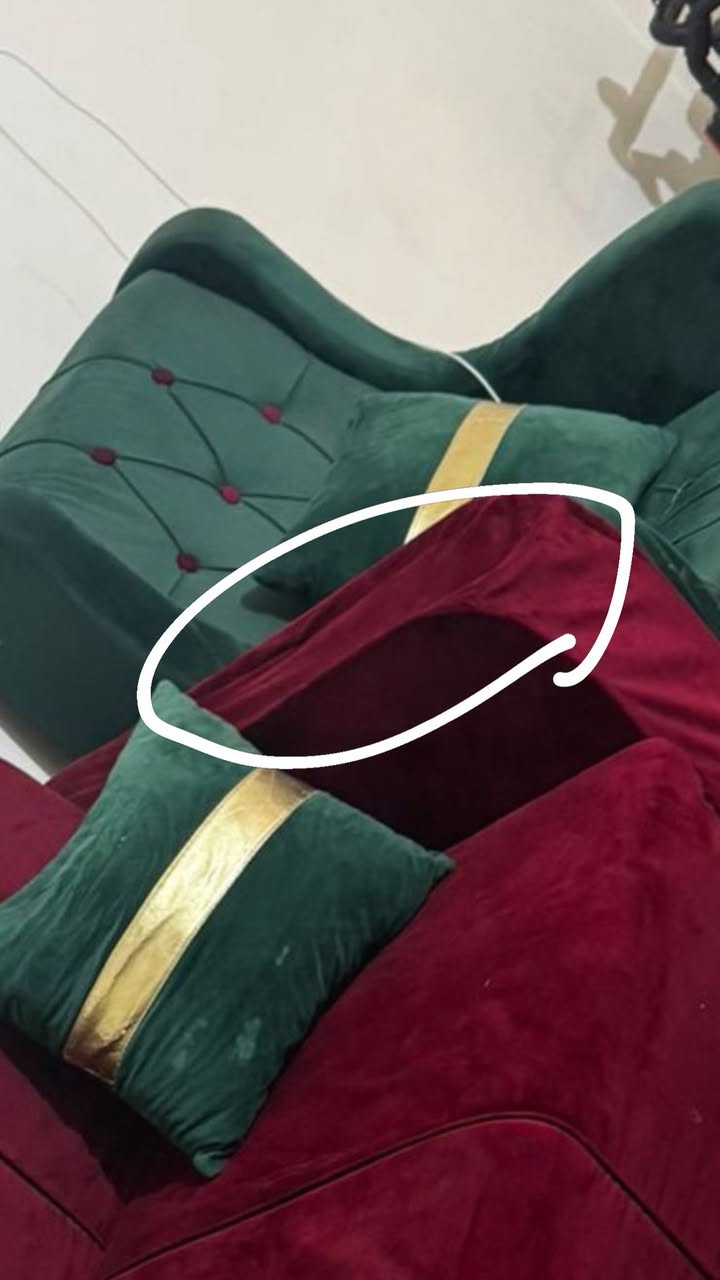 تخم 4 مقاعد مع 4 كوشات نضيف بس بي خسفه مامبينه بالتجوه الي مأشره عليه بالصوره ابيعه ب 100 وبي مجال قليل مكاني بغداد كراده


**إذا كنت صاحب هذا الإعلان وتريد حذفه لأي سبب، رجاءا أرسل رسالة إلى الدعم الفني**