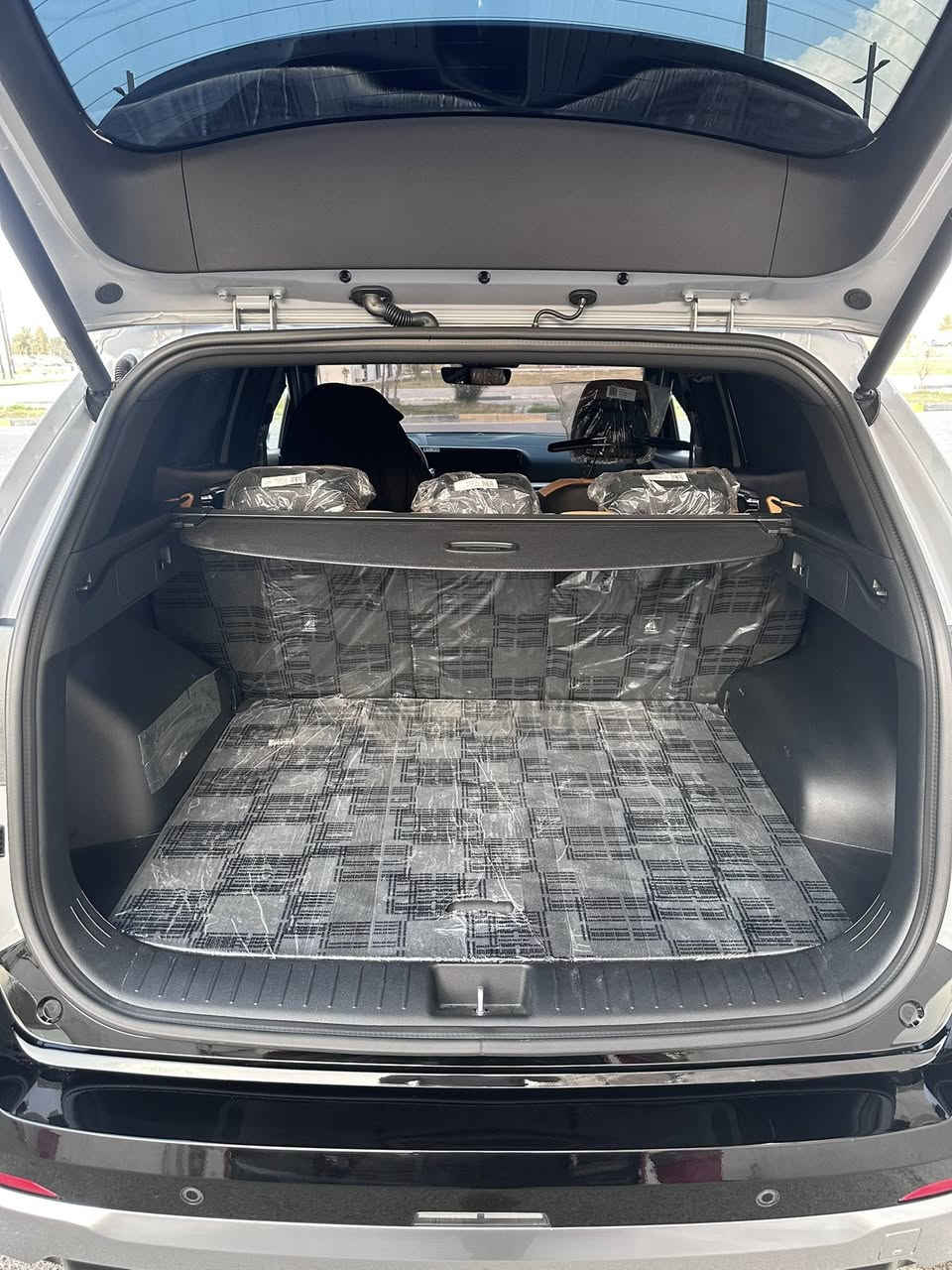 كيا سبورتج 2026 شكل لجديد داخل وخارج

السياره زيرو زيرو وكاله ماشيه شي قليل خليجية

الرقم شبه مميز

والسياره مواصفاتها مميزه طلب خاص تعتبر ماكو اختها

السياره جاهزة مابيها اي نقص

مغلفه نانو بل كامل

داخل مشمشي

خمس كامرات

فول السياره للاخير

بنوراما السياره

8 ايرباك

مكينه 2.0 دوش سمارت ستريم

كشنات تدفئة تبريد

تحكم كهرباء بل كشنات

تحكم بوضعيات القياده سبورت ونورمال وايكو وال سمارت

حساسات محيطيه

بيها بريك تلقائي من يصير يمك احد او من ترجع

والكامرات محيطية حتى في المري

شحن وايرلس

وشحن في المقاعد

وشحن تايب سي

صندوك كهرباء

وباقي المواصفات معروفه

سعرها 3 دفاتر وبيها مجال

مكان السيارة البصرة

***********
