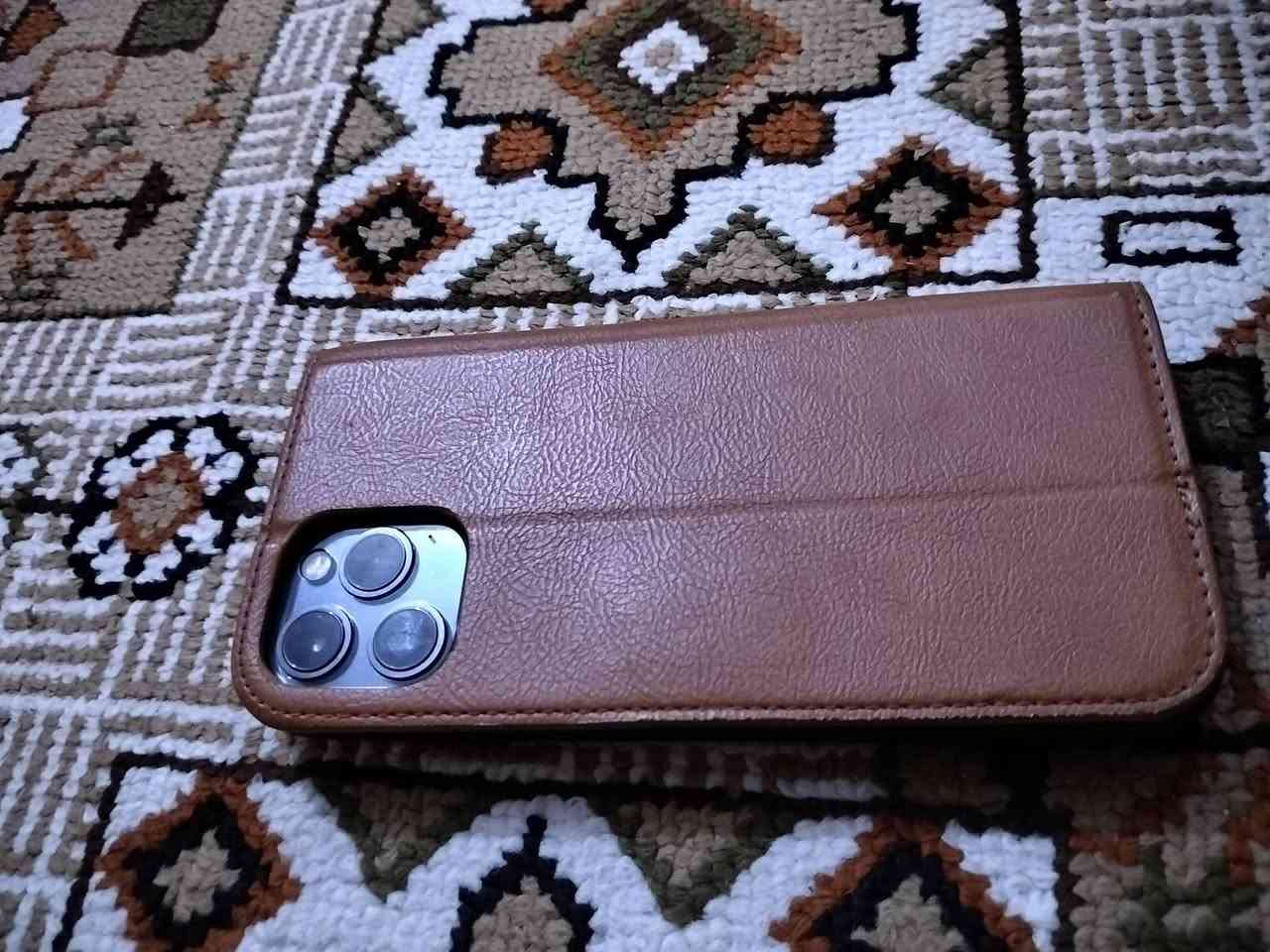 مرحبا ايفون 12برو ماكس
ذاكره 256
بطاريه71 
سعره 425 
فقط الكامره بيه ملعب يرادله صيانه ارسلك مقطع يخص ملعب الكامره 
***********
