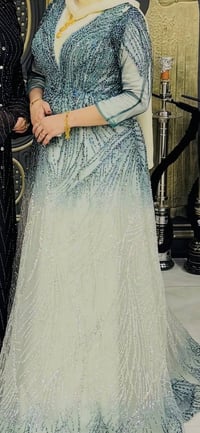 ملبوس مرة وحدة • بطانة قابلة للنزع • يلبس وزن ٦٥