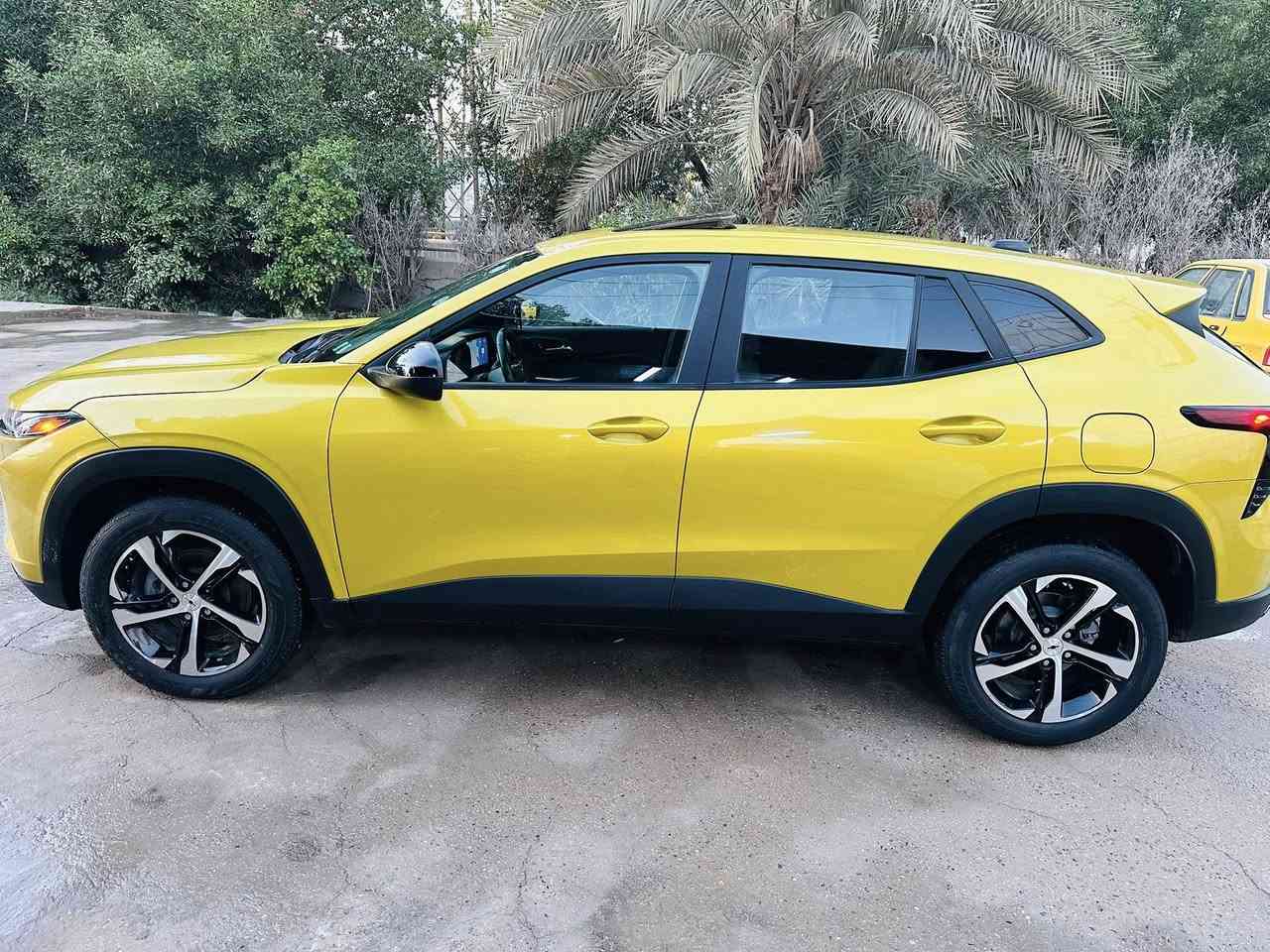 للبيع تراكس 2024 فئة RS لون مميز ماشيه 15 ألف ميل حادث بنيد فقط بدون دواخل جديده وجاهزه من كلشي فول مواصفات عدا البصمه مكاني بالحله 
السعر 138
***********
