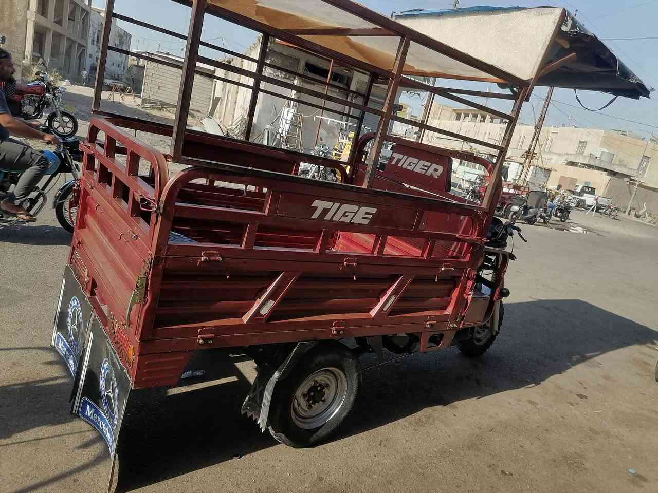 سلام عليكم ستوته للبيع دبل اكسل موديل ٢٠٢٢ كلها بلادي محرك شرط مامفتوح كهربائيات فول السعر مليون و٤٥٠ وبي مجال للشراي
***********
*********** مكاني كركوك خاص مااجاوب
