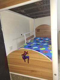 جرابي • سرير طابقين