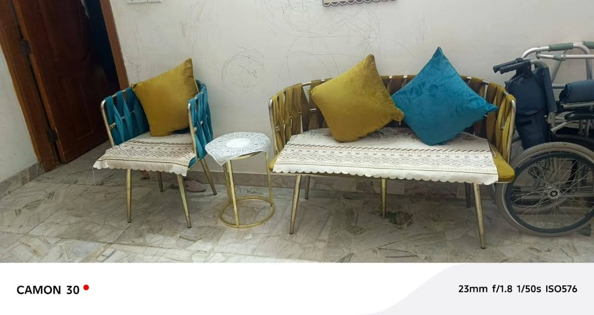 تخم للبيع 250 وبي مجال العنوان بغداد الحبيبيه قرب لحوم البركه الرقم ***********
