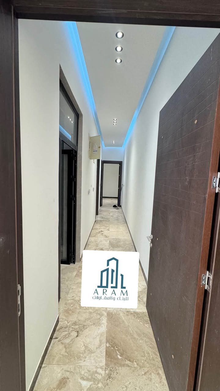 🏢 للإيجار في السيدية | شقق سكنية زيرو – موقع مميز في منطقة الاقتصاديين 🏢
فرصة مميزة للسكن في بناية حديثة (زيرو) تضم 7 شقق بتشطيبات راقية ومواصفات متكاملة.

✨ مواصفات كل شقة:
🔹 غرفتا نوم.
🔹 صالة واسعة.
🔹 مطبخ.
🔹 صحيات مجهزة بالكامل مع كاونترات.
🔹 سبالت (مكيفات) جاهزة.
🔹 بناية مجهزة بمصعد يعمل على مدار 24 ساعة.
📍 الموقع: الاقتصاديين.

💰 أسعار الإيجار:
تبدأ من 800 ألف دينار وتصل إلى 1,250,000 دينار شهريًا، حسب الشقة والمواصفات.

📞 للاستفسار والحجز:
شركة آرام للتطوير العقاري
***********

✨ سارع بالحجز قبل اكتمال الإشغال، فالعدد محدود

