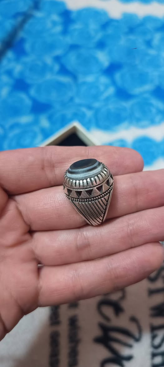 محابس حجر قديم وصياغه يدويه اغلبهن الي يدور قطع ثمينه كل واحد وسعره من 25الف الى ٨٥ الف


**إذا كنت صاحب هذا الإعلان وتريد حذفه لأي سبب، رجاءا أرسل رسالة إلى الدعم الفني**