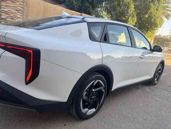 السلام عليكم كي 4 خليجي سياره زيرو ماشيه 2000 ضمان الشركه الدوليه خمس سنوات بيها تبديلات دهن وفلاتر السياره مغلفه تفصال من كشنات ورضيات وتغليف ببي اف الخارج كله بيها ضمان عشرسنوات تغليفه يم شركه منتضر الاسدي مكفوله من الشخط والرصعه والبارد سياره الياخذها بل عافيه عليه سعرها 220 بيها مجال قليل الي يشوفها غاليه ان شاءالله ياخذ الاحسن منها اخوان مامتواجدعل نت واذا اكوسياره مراوس خليجي اقل منها اراوس رقم بغداد بسمي مكان بغداد***********
