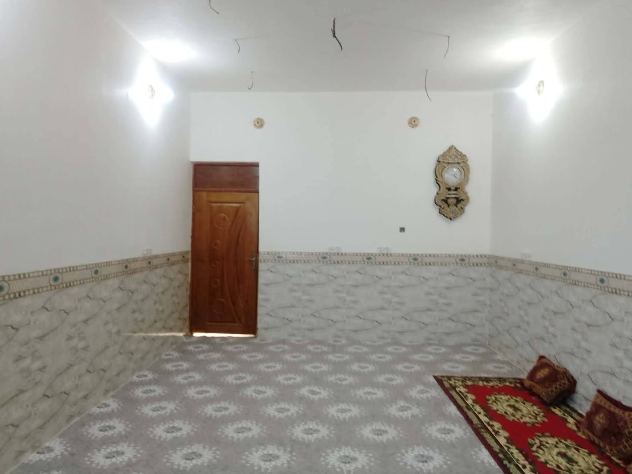 السلام عليكم
بيت مساحته 200 متـر زراعي سند 25 كهرباء مولدة شارع مدارس جميع الخدمات متوفرة يتكون من غرفتين وصالة ومطبخ وأستقبال ومجمع صحي داخلي وخارجي للأستفسار أكثر الأتصال على الرقم ***********
