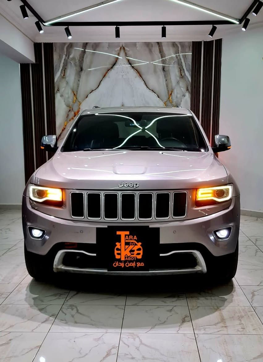 جيب جراند شيروكي GRAND CHEROKEE //
Limited ..... 👌
 موديل 2014 // دفع رباعي 4X4 👌 أعلى فئة
ماتور 5,700 CC // أوتوماتيك 
8 سليندر 

🔥حالة ممتازة / اللون الفضي المدخن 🔥
🔵العداد 230 الف كيلو ...
🔵صيانات منتظمة بالكامل👌
🔴فابريكا بالكامل  ...
(عدا رفرف أمامي يسار وباب خلفي يمين)

🔴السيارة لا تحتاج إلى أي مصاريف نهائيآ...
(بدون اي ملاحظات ماتور ✅️ عفشة ✅️ فتيس ✅️
((بحالة ممتازة))
⭕️حالة الصالون ✅️ممتازة  // ⭕️ الفرش الداخلي ✅️بحالة ممتازة
⭕️حالة الطابلوه ✅️بحالة ممتازة
⭕️ النظافة العامة للسيارة ✅️بحالة ممتازة
🛞الإطارات بحالة جيدة
( إنتاج 2023 )

🔵زجاج جانبي وخلفي ملون
💳 رخصة شهرين // مرور مدينة نصر 🏦
🚩المعاينة // التجمع الأول - القاهرة⚫️👌


**إذا كنت صاحب هذا الإعلان وتريد حذفه لأي سبب، رجاءا أرسل رسالة إلى الدعم الفني**