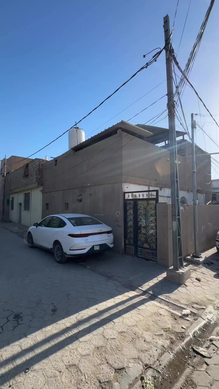 دار للبيع 100 متر ركن  على ساحه في حي الجزيرة لاستفسار على الرقم ***********مكتب الجزيره للعقار
