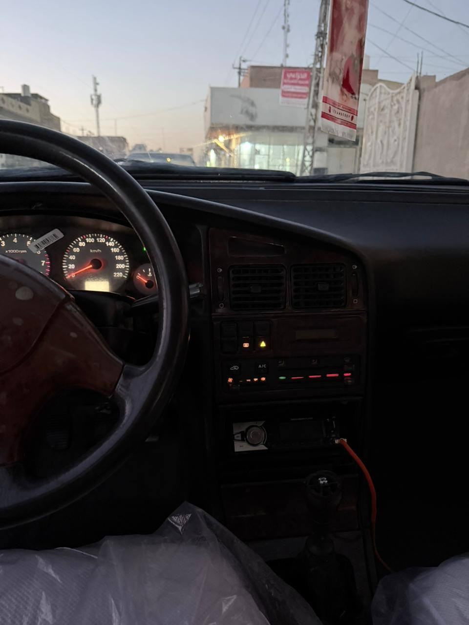 سلام عليكم سياره مديل 2012 سياره جاهزه تركب وتطلع السياره بيها بنيد مدل وشبر من الجاملغ بارد رقم جديد وبسمي السعر 46 وبيه مجال 
الرقم ***********
