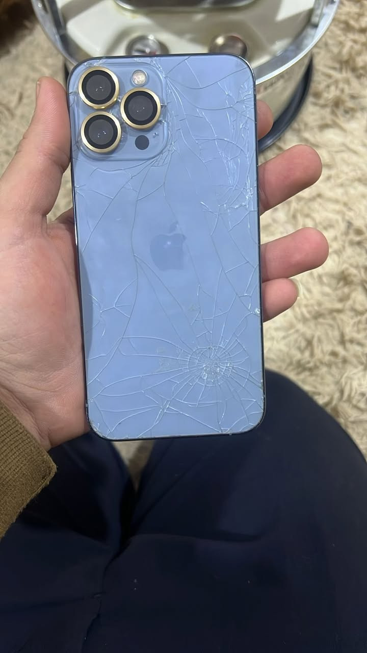 السلام عليكم 13برو ماكس شاشه مبدله مال تفصيخ ضهر ع وضع الشركه ذ128للبيع او مراوس بدراجه***********
