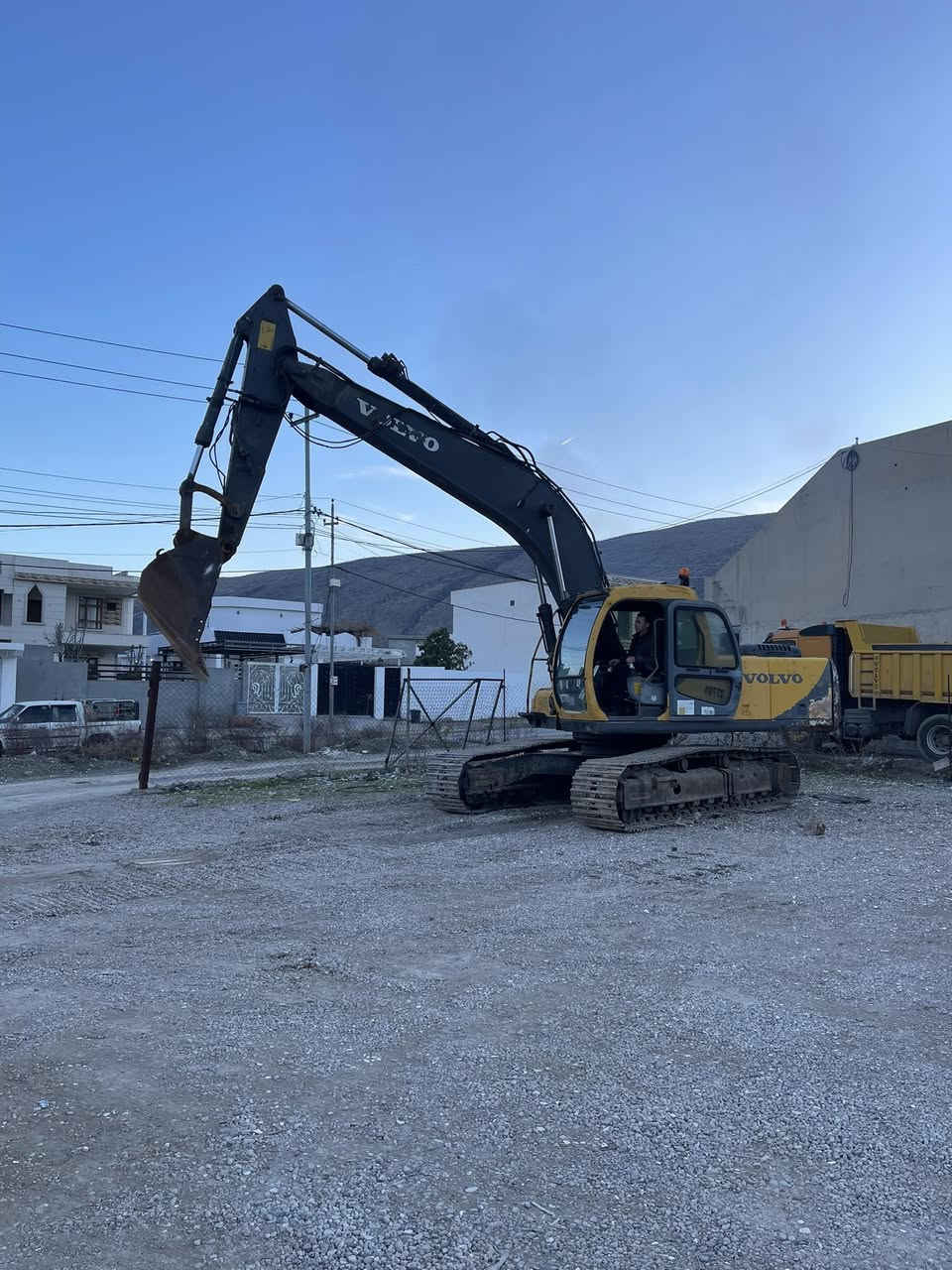 سەرەتا بە ناوی خوا حەفارە ڤاڵڤۆ حجم 210مودیل ٢٠٠٠ بئ مسرف مالی ایشە تلفون ***********
