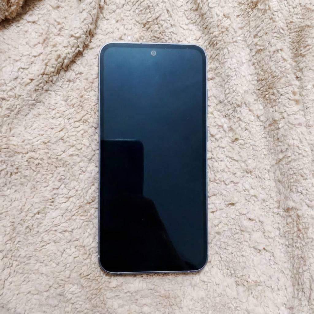 السلام عليكم 🤚
للبيع موبايل سامسونج S23 FE نظيف جداً ومكفول

🔹 المواصفات:

الذاكرة: 256 كيكا

الرام: 8

المعالج: اكسينوس نسخة الشرق الأوسط الرسمية

🔹 حالة الجهاز: الجهاز نظيف جداً أخو الجديد وشغال 100% وما بيه أي مشكلة بالأداء بطاريته ممتازة والشاشة صافية

🔹 الملاحظات: الجهاز للبيع فقط بدون ملحقات وشرط الفحص والنظافة

🔹 السعر: 500 ألف 

🔹 التوصيل: تتوفر خدمة توصيل مجاني لكافة محافظات العراق

🔹 العنوان: بغداد - الدورة - ابو طيارة

🔹 للتواصل: للشراي الجاد يرجى التواصل على الخاص أو على الواتساب على الرقم: ***********
