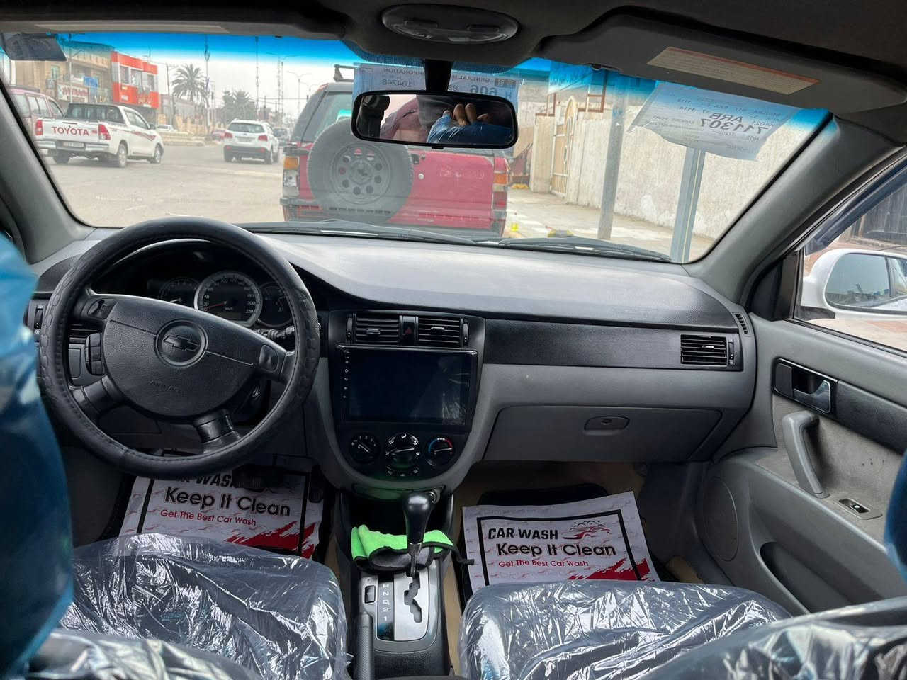 سلام  عليكم سيارة اوبترة للبيع 2012 رقم بغداد  نكليزي بسمي 
صدر جديد شادة تبريدها ثلج كير محرك خير من الله 
بيها قطعتين صبغ  سعرها 83 او بيها مجال  
رقم الهاتف ***********
