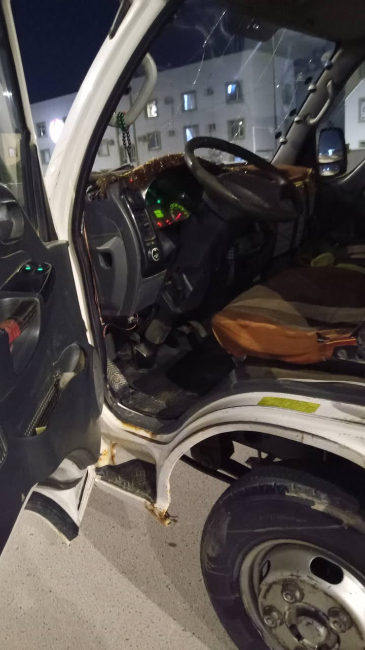 سلام عليكم كيه فحل البيع سعر 100 رقم نجف مكان نجف كفاله عامه  موديل 2010 الاتصال  *********** تحويره كامله
