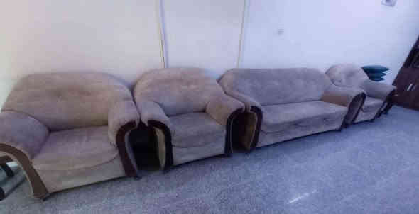 تخم قنفات للبيع ١٢مقعد السعر ٣٠٠ المكان شارع فلسطين الإتصال على الرقم ***********
