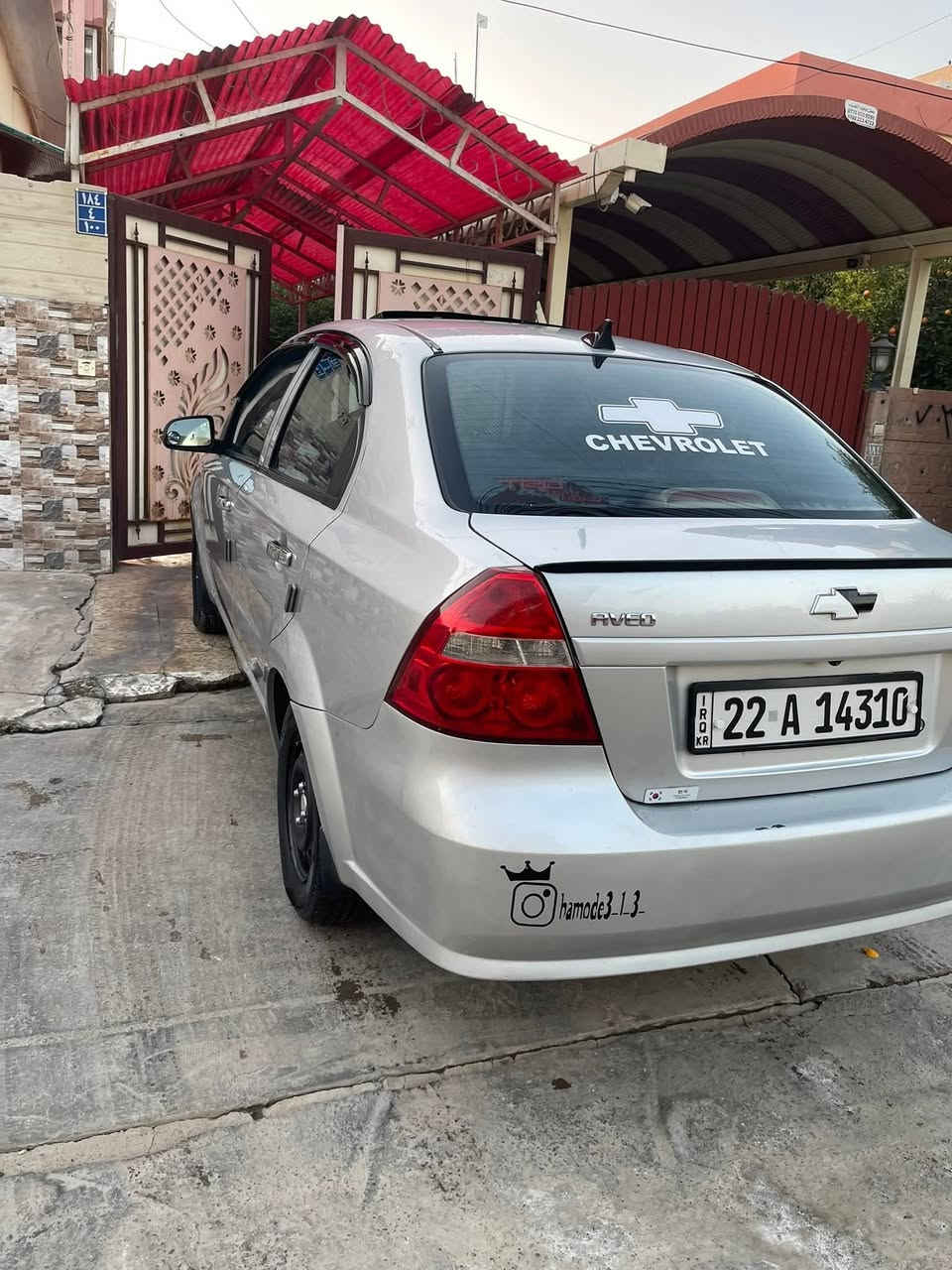 افيو 2009.. اربيل.. دبل.. طخم جديد.. باتري جديد صار 10 ايام من شتريتو.. طخم تايات جديد.. داخل لونين جديد شخط مابي شرط.. شاشه كامره..لايت زينون.. بدون ضرر.. بدون صبغ.. بيها بارد بالجاملق الامامي.. بارد بالباب الخلفي شبر.. باقي شرط.. سياره شغل وامشي جديده.. سعر 68 وتعال ومايكون الا خاطرك طيب... 

***********
