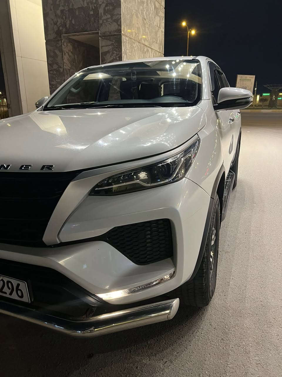 سلام عليكم
فورتشنر ٢٠٢١  رقم اربيل
وكالة تويوتا عراق
ماشية ٦٤ الف كيلو 
موصفات فول SR5 
سويج 
 محرك ٤ 
٢٧٠٠
مري شفط 
تحكم ستيرن كامل 
شاشة كبيرة
الداخل كله مغلف  
وهوايه شغلات بعد
السيارة بدون صبغ 
فقط بيه تعديل بارد بجهة السكن 
اثر  طخة خفيقة بالباب 
عارضها ٢٨٠ 
وبيها مجال وتدللون 
مكان السيارة الانبار فلوجة
 
***********
