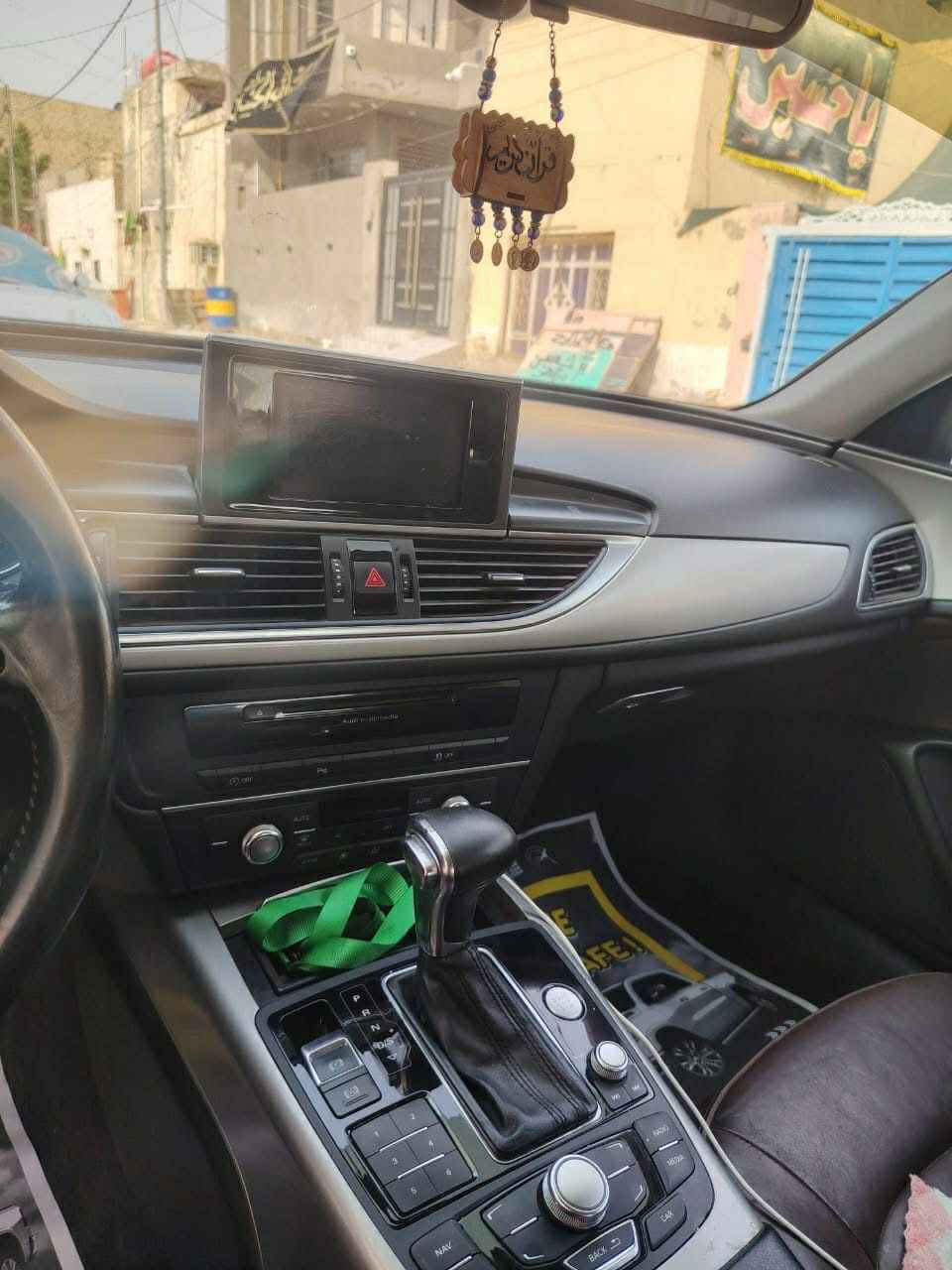 السلام عليكم اودي 2013 a6 مكينه 2000 تيربو كشنات كهربائي تحكم ستيرن 3قطع تبريد بيها ضرر جاملغ خلفي وصبغ جاملغ امامي رقم سياره اربيل 
السعر 115.   مكان سياره الديوانية  للاستفسار *********** Singapore
