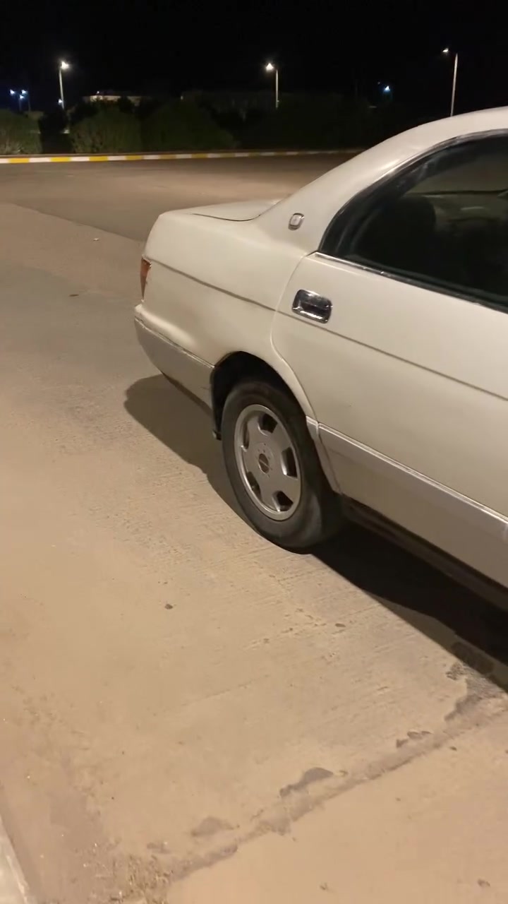 سلام عليكم  بطه فصل للبيع لون الوءلوءي محزم رقم بصره سياره مكفوله كصه محرك و كير كفاله شرط حداديه وتخم تاير جدد كهرباييات شغاله  سياره نقل سياره بسمي وكاله عامه  مكانهه ميسان العماره سعرهه ٢٩ورقه سياره ترايك وين ما يعجبك  موديل٩٣رقم الهاتف ***********
