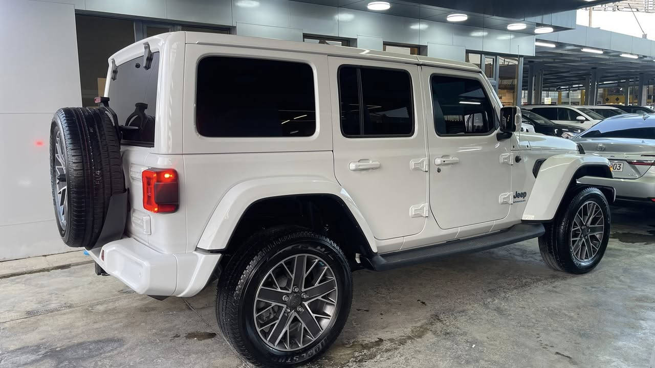 Jeep wrangler  summit 2023
Plug in hybrid

جێب ڕانگلەر سومیت  
هایبرید
2023
تەنها ١٤ هەزار ڕۆشتووە
ڕادار
کامێرا 
شەغال
کوشن جلد و کارەبا و هیتەر
سوکان هیتەر
شاشە گەورە
ئاوێنە ئیشارەت
لایت لید
سێ نیزام هایبرید کارەبا بەنزین
زۆر مواسەفاتی دیکە
سەیارەکە بێ  بۆیاخە
هەموو گیانی بەشەرت 
***********

Jeep wrangler summit 
Plug in hybrid 

النوع : سيارة جيب رانكلر سوميت 
موديل السيارة : 2023
ماشية ١٤ الف فقط
حجم محرك 4 سيلندر 
رادار للتحكيم سرعه و فول لايت
بصمة التشغيل 
بصمة ابواب 
كراسي جلد تدفئة و كهربائي 
ستيرن تدفئة 
للتشغيل بعد 
تبريد قطعتين 
دفع رباعي 4*4 
وحدات تحكم تحديد سرعة اوامر صوتية المجلد 
شاشة كبيرة 
كاميرات
أشارة بل مرايا 
تراكشن يمنع الانزلاق 
نظام اوتو ستوب 
لايت زينون LED
بدون صبغ  
هواية مواصفات اخرى 
رقم الهاتف

***********
