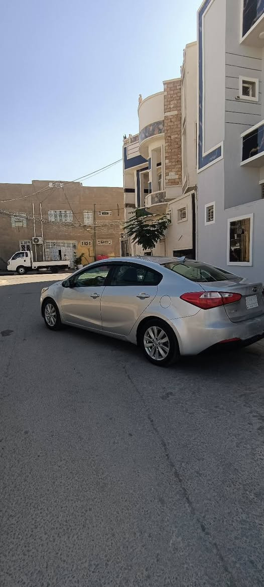السلام عليكم كيا فورتي للبيع موديل 14
وارد امريكي  بيها صبغ شاملغ + بنيد فقط 
رقم كربلاء تحويل مباشر 
السياره جاهزه تفهم تاير جديد حداديه جديده تبريد 
محرك 2000 دوش كير اي تي 
مكان السياره كربلاء الشراي يتصل
***********
السعر 98 وبيها مجال
