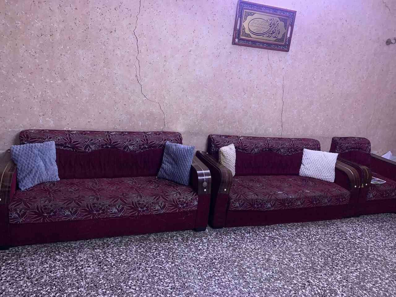 مرحبا تخم 12 مقعد لون ماروني
ومعرض تكمه تفصال عراقي 
مكان البلديات 
للتواصل ***********

