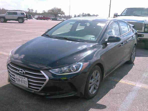 السلام عليكم 👋
النترا موديل 2018🏎️
حادثها خلفي صندوك وجاملغ بارد  موضح بل صور 
بجم كبس 
ارباكات سليمه كل موضح بل سونر 
موصفات نص 
السياره ماشية 66im
كير مكينه كفاله 
صدرها جديد 
ادامه كامله سياره متصرف عليها 
السعر 118 وبي مجال قليل 
المكان _بغداد _حي العدل 

*********** بغداد
