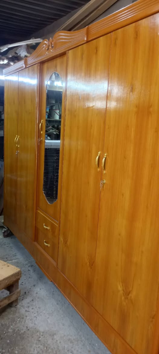 يا الله كنتور خمسه باب نضيف جدآ اخو لجديد سعره 245  وبي مجال قليل نجف مقابل قريه الغدير شارع المطحنه ***********
