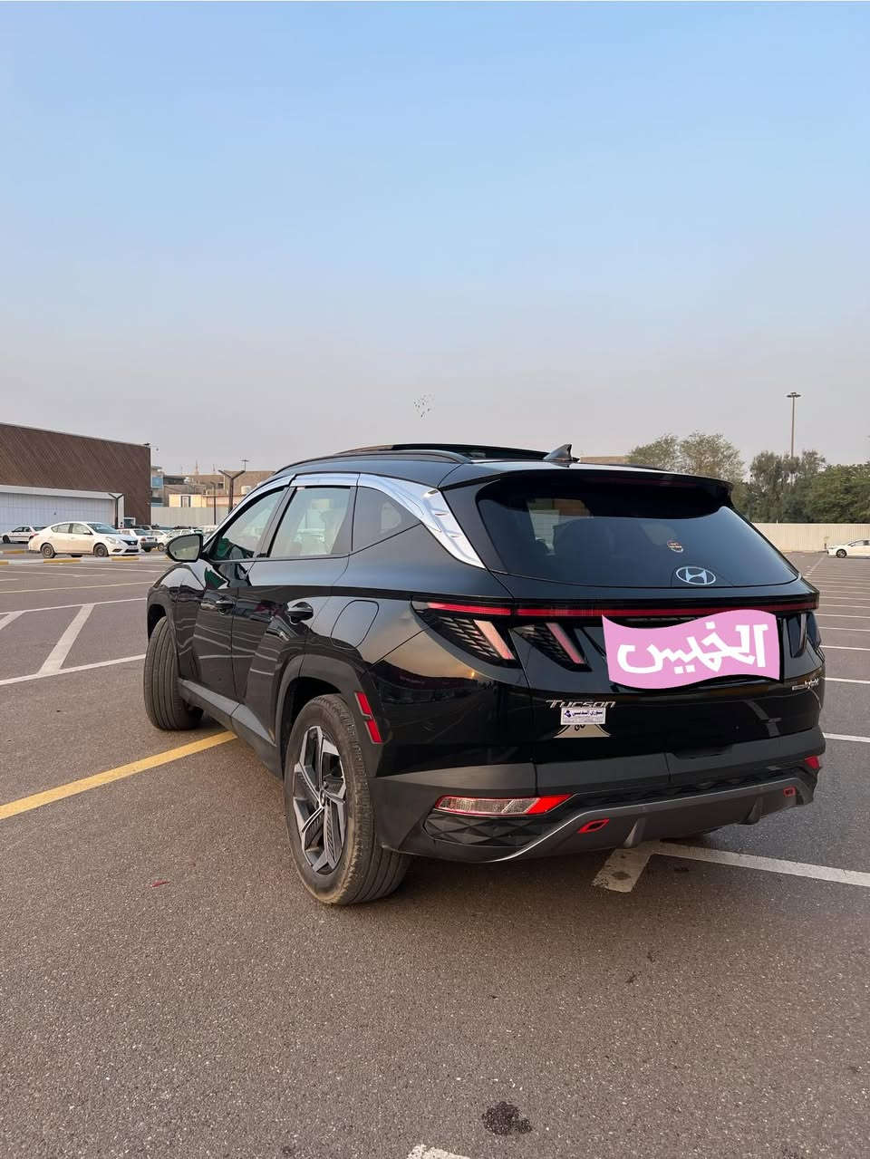 السلام عليكم توكسان  2024 HTRAK vip فول الفول امريكي السياره بهيج نضافه وهيج مواصفات جدياً قليل 
لون السياره  اسود المواصفات  VIP
( صور الحادث مرفقة بالمنشور )
1- بصمة تشغيل 
2- بصمة ابواب لمس دخول ذكي 
3- بنوراما على طول السيارة 
4- صندوق كهرباء شفط 
5- كامرات 360 درجة ( جانبية - امامية - خلفية ) 
6- كامرات مع الاشارة 
7- السيارة تتقدم وترجع ب البصمة 
8- تبريد تدفئة كشنات 
9- كشنات جلد كريمي 
10- كشنات كهرباء 
11- اضواء محيطية 67 لون اختياري 
12- كشنات خلفية هيتر 
13- مرايات تعتيم ذاتي 
14- ابل كار بلي 
15- اندرويد اوتو 
16- شاشة دجيتل 3 اشكال للقيادة 
17- اشاير ترحيب 
18- اضواء امامية LED زنون 
19- اضواء خلفية LED
20- هوك خلفي 
21- فول اوامر صوتية 
22- جامات اوتو 
23- قطعتين تبريد 
24- اشارات ب المري
25- كير دكم 
26- شفتات ستيرن 
27- تحكمات ستيرن 
28- السيارة فور ويل 
29- محرك 1600 تيربو المرغوب 
30- هاند بريك بصمة 
31- شحن واير ليس 
32- منافذ شحن 
33- اوتو هولد 
34- تشغيل عن بعد 
35- السيارة اوتو بارك 
37- حساسات خلفية  
38- رادار امامي رادار خلفي رادار جانبي 
39- نقطة عمياء 
وبعد بيها هواي مواصفات 
ممشى السيارة ( 28 ميل ) 

السيارة استخدام شخصي 
مكان السيارة بغداد السيدية 

السعر 210 وبيها مجال 

رقم الهاتف ***********
