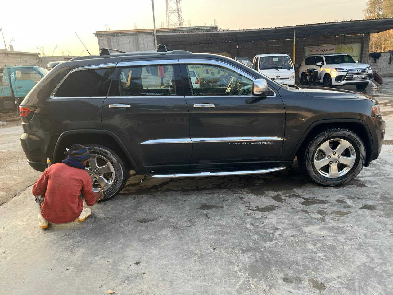 يالله جيب 2011 فوووول فووول للاخير عليها كت 2015  بسمي بغداد تحول نفس الايوم  حادث جاملغ  بدون 
دواخل وبيها مكانات صبغ ابيع حزام اثر جراد فقط سياره مابيها نقص برغي جديده كلش احلى من الصور سعرها جدا مناسب129 ورقه اتحده سوك كله بهيج سعر 
كير محرك تخم تاير صدر امامي خلفي غرفه كله بشرط جديد العنوان ديالى كنعان الشارع الرئيسي 
***********
يالله
