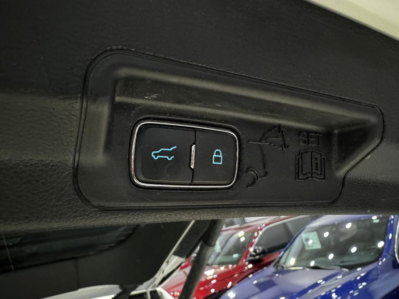 السلام عليكم فورد اكسبلور للبيع 2024 ابيضّ صدفي
المواصفات  فول عدا الفتحه 

 محرك 4سلندر 2300 تيربو 

بصمة  تشغيل وبصمة ابواب  

تشغيل عن بعد

فورويل awd

 

كامرة دوارة  مع رادار امامي 

تحكمات ستيرن فول

اشاير بالمرايات جانبية وهيتر وعاكسة للضوء 

لايت وبراجكتور زنون

7 راكب  جلد 

كود ابواب  علما ان السياره بصمتين

شاشة كبيرة تستقبل الاوامر الصوتية 

حساسات خلفي فقط

كراسي الامامية كهرباء وتدفئه

استيرن تدفئة

صندوق كهرباء   

تبريد 3 قطع امامي وسطي وخلفي مع تحكمات 

8 سماعات

منافذ AUX مع منافذ USB 

رام ذاكرة ورام خرائط GPS

 بيها الجنطه مبدله ودعاميه خلفيه وصبغ مع تعديل الجاملغ  الخلفي مع بارد في الجاملغ الأمامي مع البنيد  شغل كله بيديئار

بدون دواخل ايرباكً دركه فقط مبدل اصلي 

ماشية11ميل

مكان النجف الأشرف 

للسعر 260$وبيه مجال قيل 

للستفسار

***********

***********
