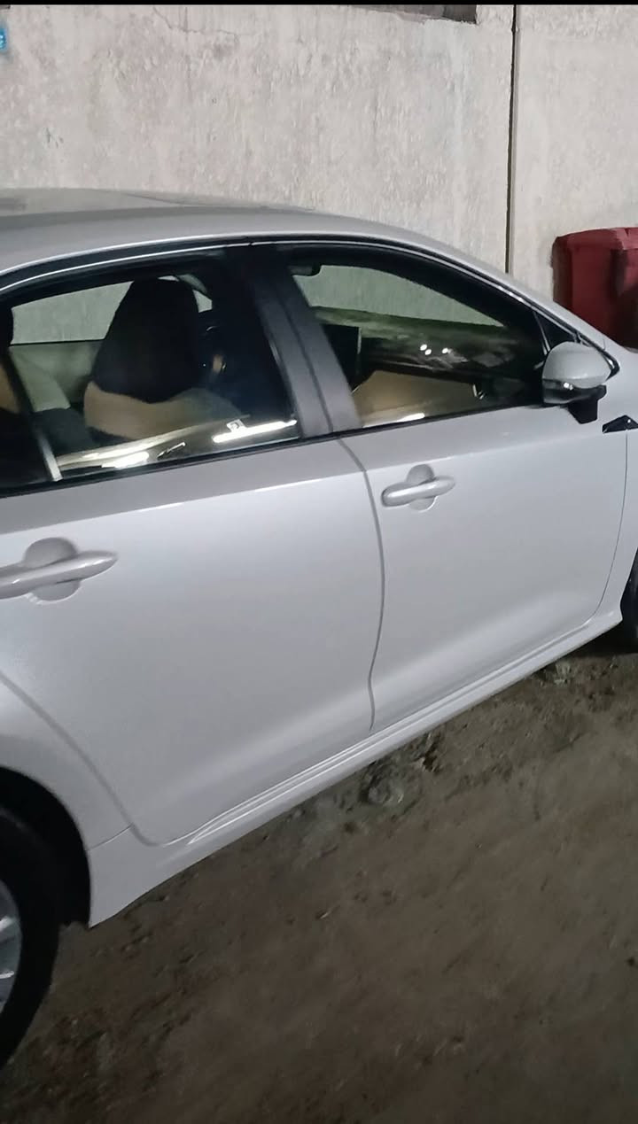 كورلا ٢٤ ساز رقم بغداد سيارة 
استعمال قليل ماشية ٢٧ الف
كفالة عامة عدا شخوط بالدعامية زغار
السيارة فتحة + تحكمات شاحن واير ليس
حساس خلفي امامي شاشة دجيتل متغير
٣ وضعيات قيادة وباقي مواصفات الساز المعروفة مكان بغداد الرصافة 
السعر ١٩٥ 
***********

