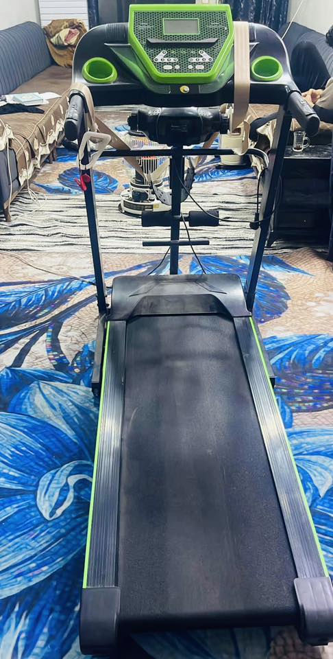 جهاز جري الحجم الجبير للبيع استعمال قليل كلش يتحمل وزن عالي 
نوعة جبلي يصعد وينزل وبي جهاز تكسير الشحوم وبي سماعات و mb3 كله شغال ومابي اي مشكله مكانه نجف سعره 375
 ***********
توصيل داخل النجف فقط
