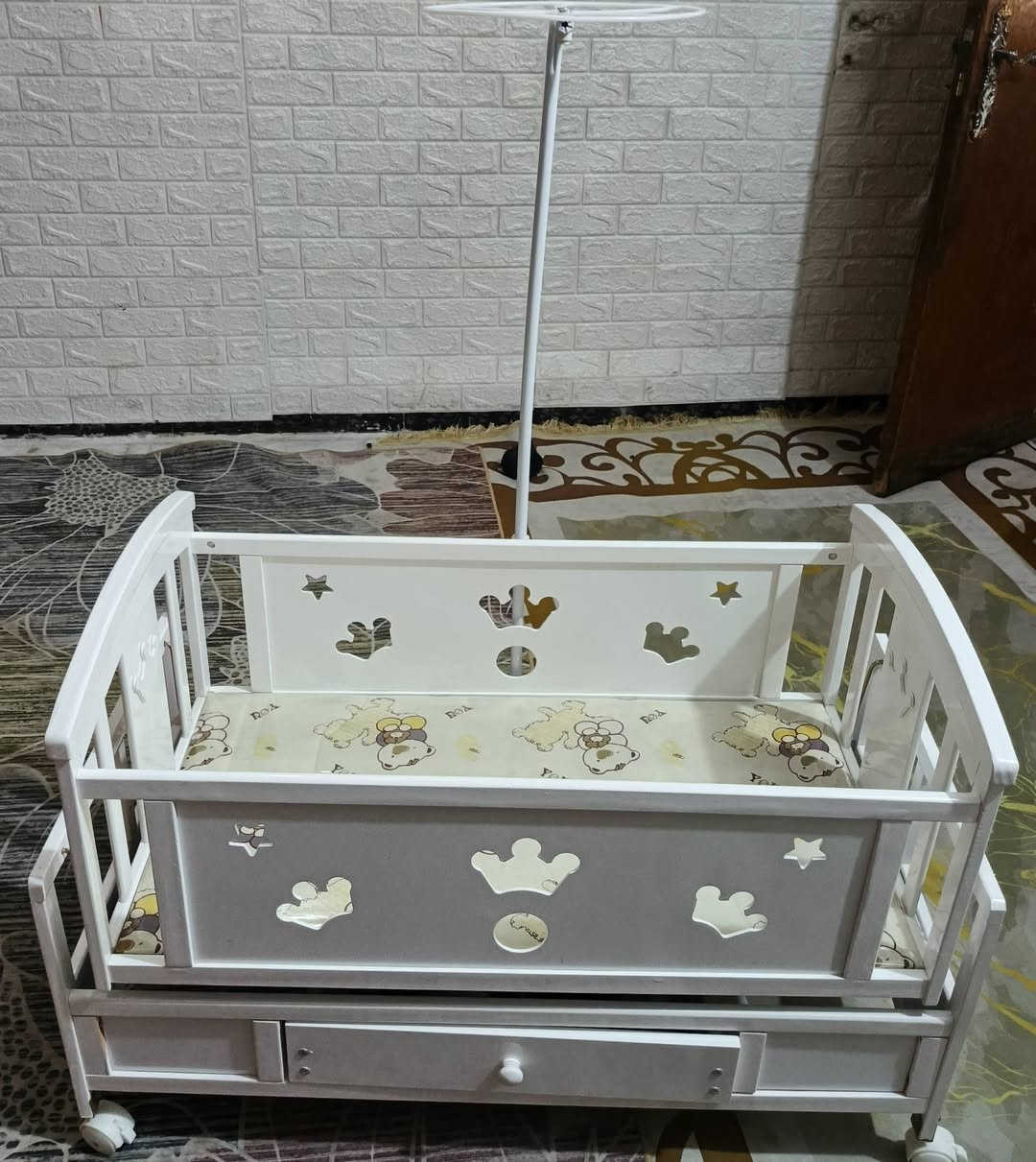 السلام عليكم سرير جديد ما مستعمل سعر 60وبي مجال


**إذا كنت صاحب هذا الإعلان وتريد حذفه لأي سبب، رجاءا أرسل رسالة إلى الدعم الفني**