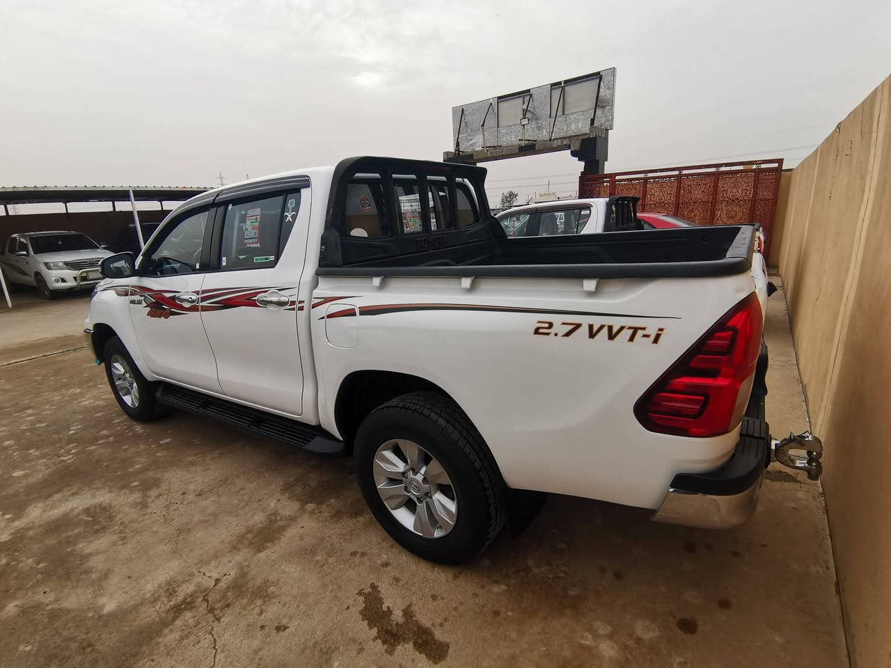 سلام عليكم ورحمة الله وبركاته عندي مرزي ٢٠١٦ عالي فورويل كير عادي السياره جديده مال جناي ما تصرف عليه أربع رقم شمالي جديد سنويه بل ٢٠٢٩ ليه تنتهي السياره مكفوله كفاله عامه كير ومحرك شرط صدر جديد السعر ٢٣٣ وبيه مجال الطيبين رقم الموبايل *********** مكاني صلاح الدين الشرقاط
